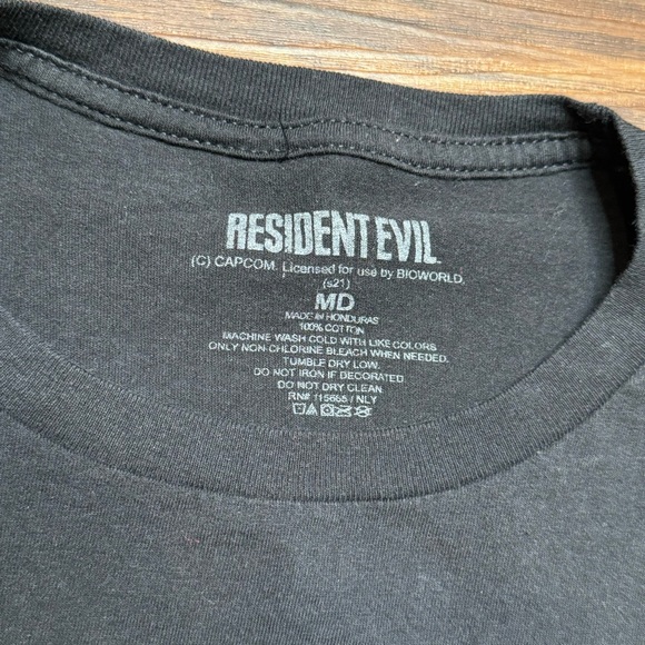 Resident Evil Official Capcom Lady Dimitrescu T Shirt Mens Medium Black - Picture 2 of 2